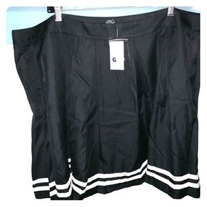 Hot Topic Black/White Cheer Skirt Plus Size